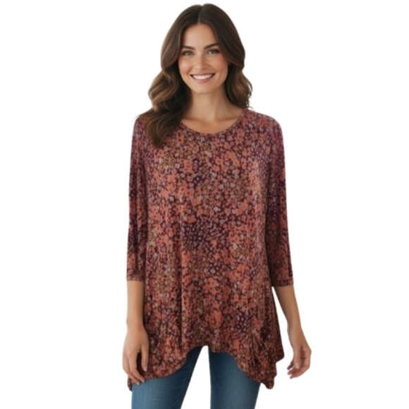 LOGO by Lori Goldstein Tops - LOGO by Lori Goldstein Floral Tunic Top Size M Shark Bite Hem 3/4 Sleeve Pockets